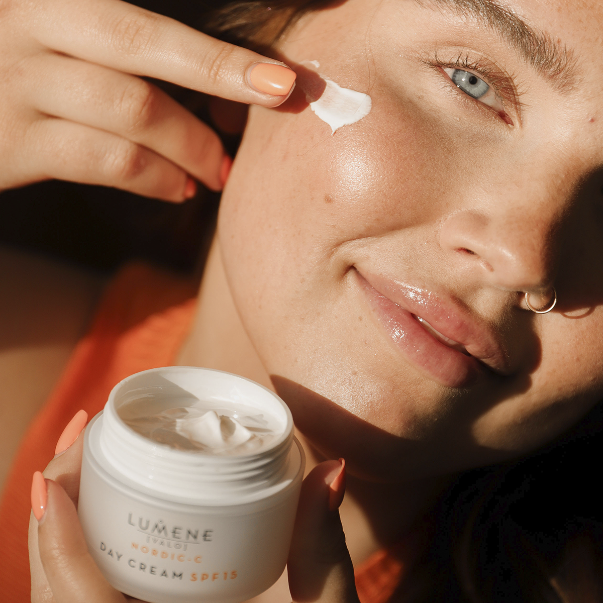 Vitamin C Aydınlatıcı & Leke Karşıtı SPF15 Gündüz Bakım Kremi 50 ML - Day Cream SPF15